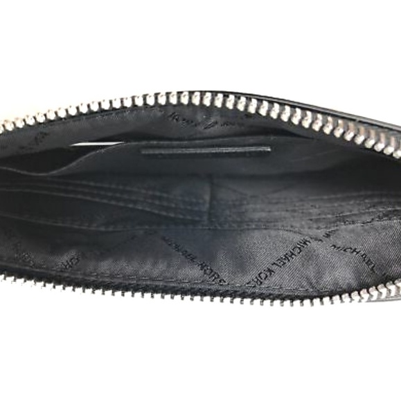 Michael Kors New York Skyline Wristlet - Picture 2 of 3